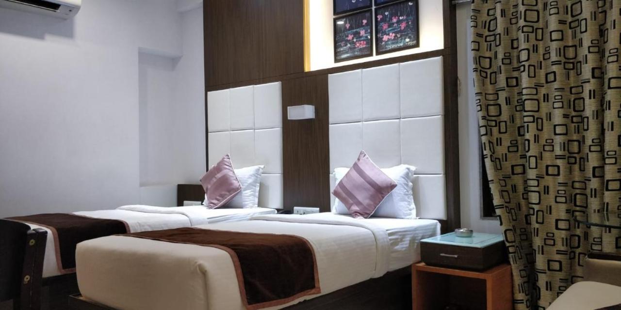 Hotel Royal Shelter Vapi Exterior photo