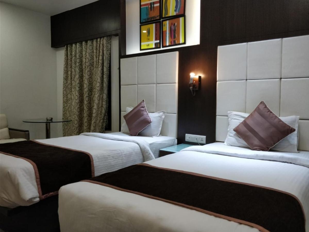 Hotel Royal Shelter Vapi Exterior photo