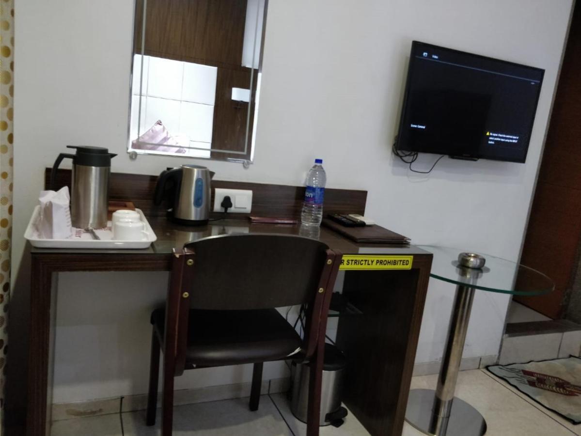 Hotel Royal Shelter Vapi Exterior photo