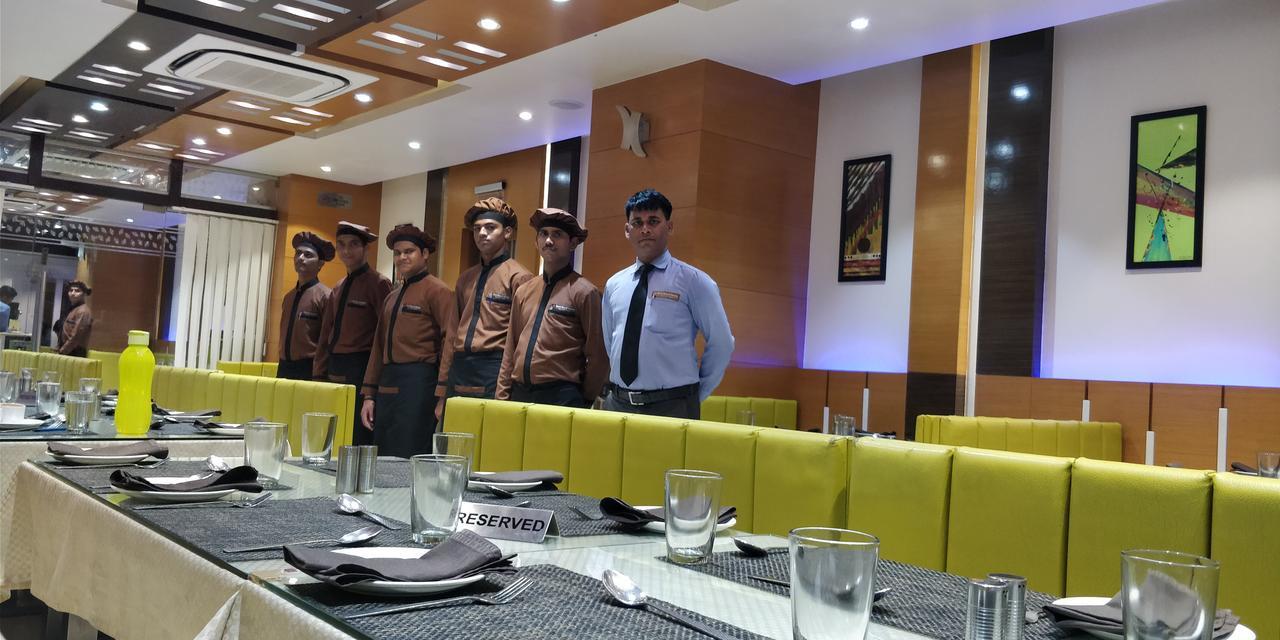 Hotel Royal Shelter Vapi Exterior photo