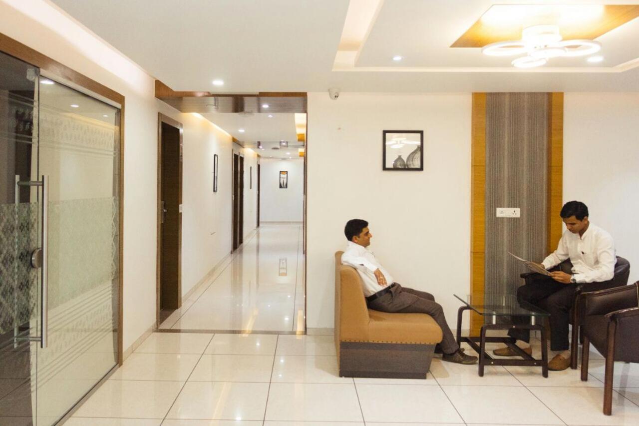 Hotel Royal Shelter Vapi Exterior photo