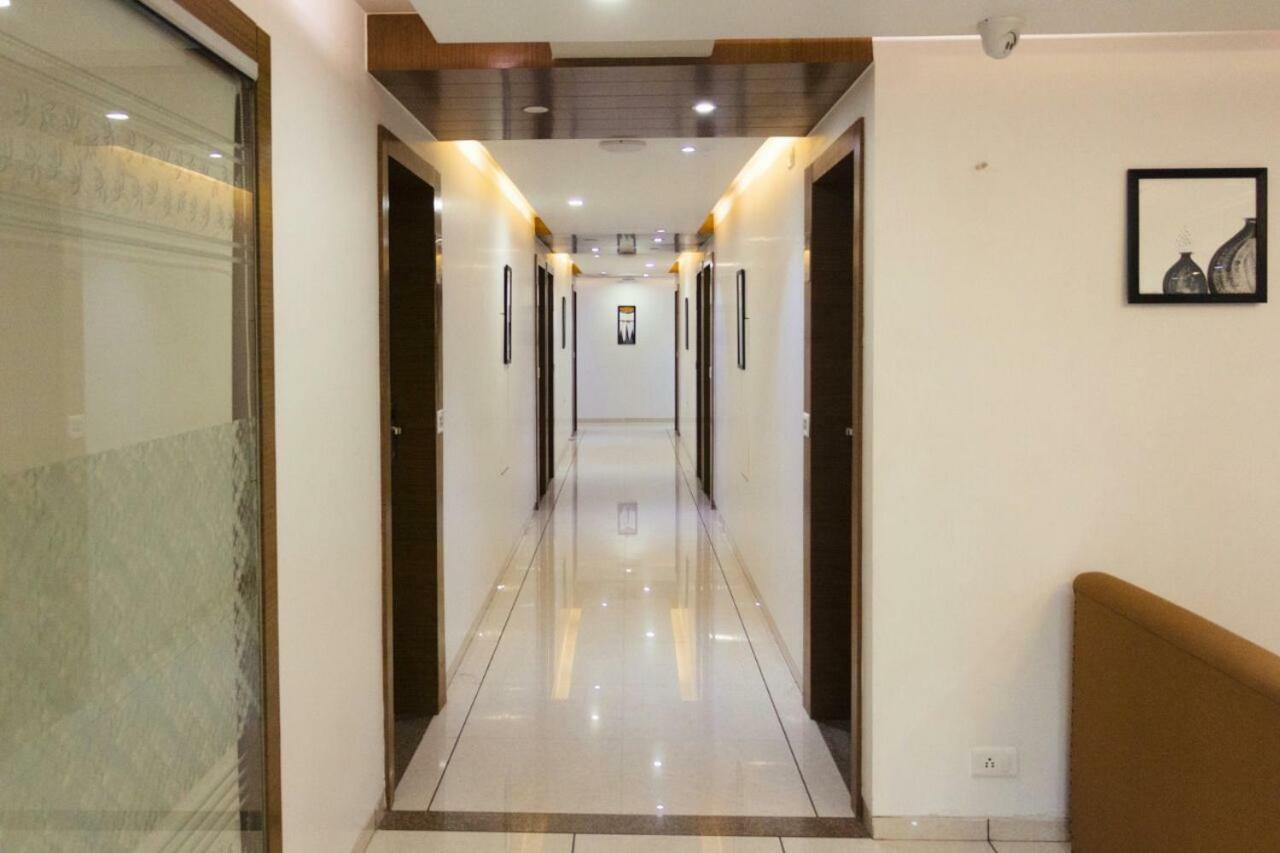 Hotel Royal Shelter Vapi Exterior photo